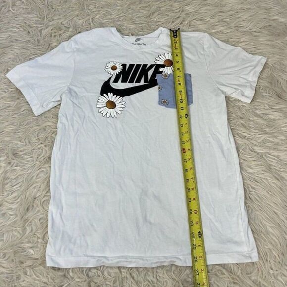 Nike Sportswear Essential Floral Daisy Shirt Mens Size Small White Streetwear - Picture 4 of 11